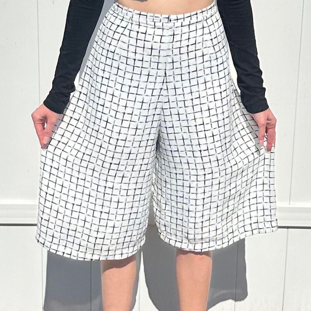 Capris - Picture 2 of 5